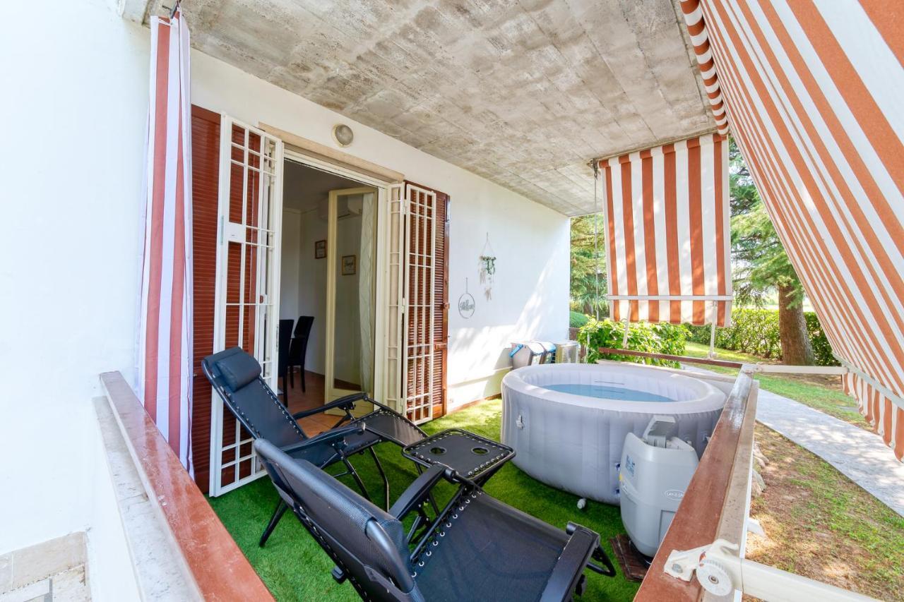 Wolf House - Peschiera Holiday - Jacuzzi Privata Peschiera del Garda Exteriör bild